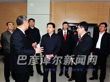 10月23日，張曉兵到市中級(jí)人民法院調(diào)研。
