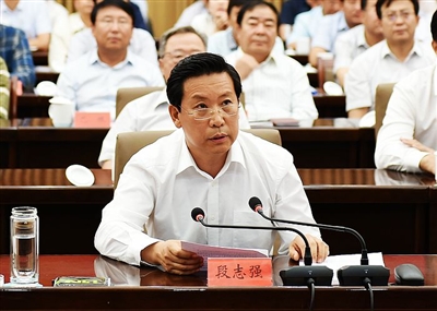 9月19日，我市組織收聽收看自治區(qū)2016年秋季重大項(xiàng)目集中開工建設(shè)動員大會，段志強(qiáng)就我市重大項(xiàng)目建設(shè)情況和下一步工作安排作了發(fā)言。